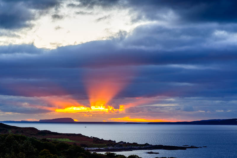 Isle of Skye, sunset over Rum 2908